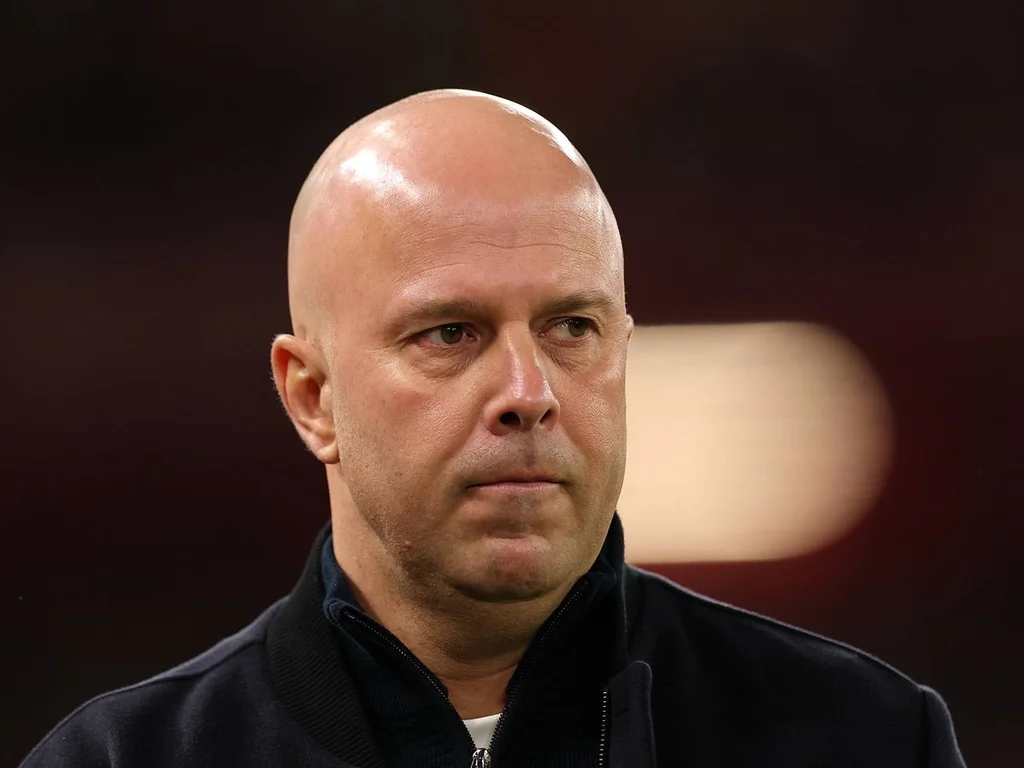 Liverpool échoue dans le transfert de Geertruida, plan défensif compromis