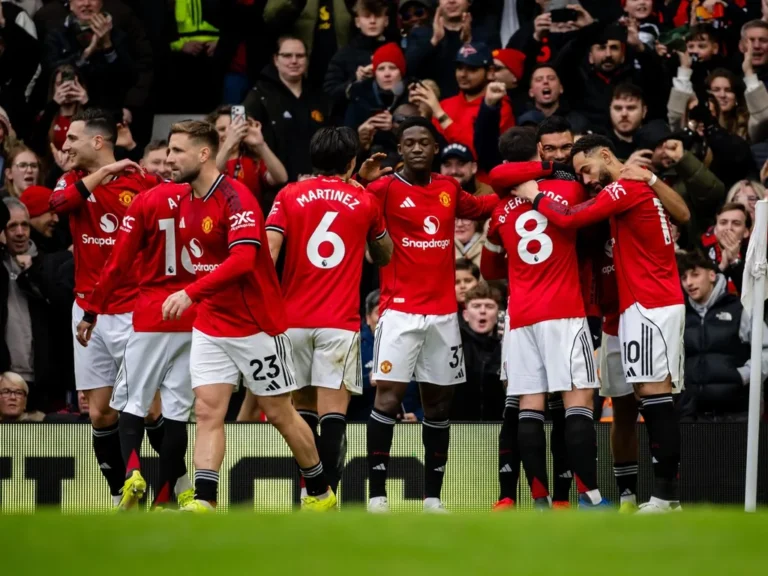 Manchester United : Départs et blocage de transfert en janvier