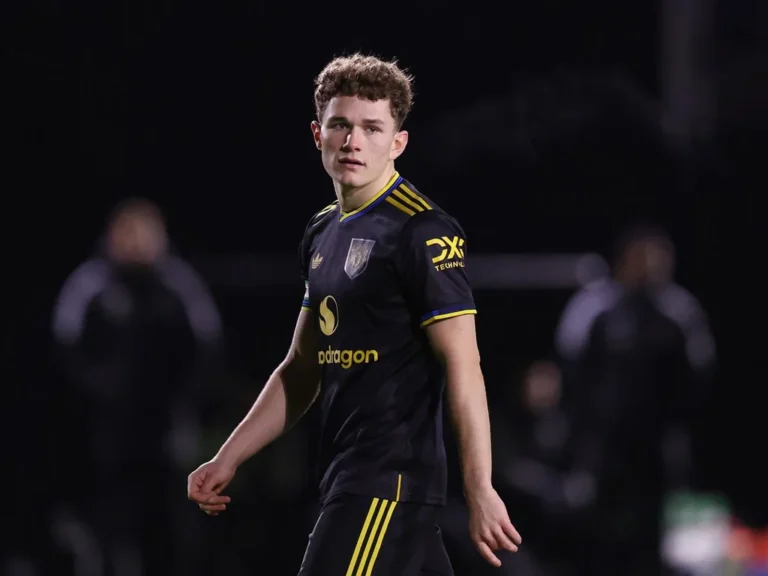 Man Utd : Jacob Devaney prêt à relever un nouveau défi en Écosse