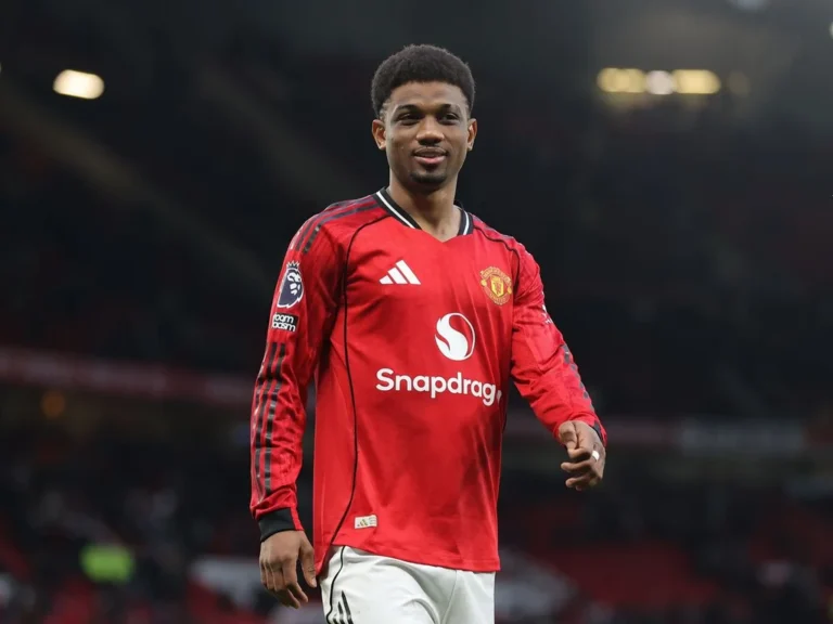 Manchester United : départ en prêt de Sekou Kone et réactions d'Amad