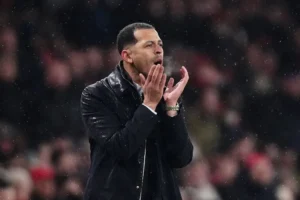 Tactiques de Liam Rosenior : une défaite émotionnelle pour Chelsea contre Arsenal