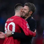 Michael Carrick, défi majeur pour Benjamin Sesko à Manchester United