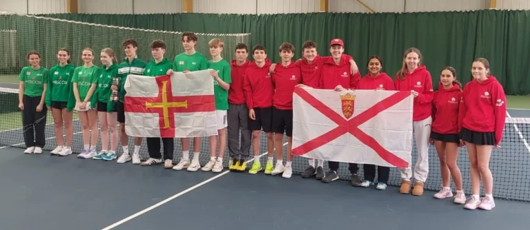 Les jeunes tennisman juniors de Jersey brillent lors du tournoi inter-insulaire
