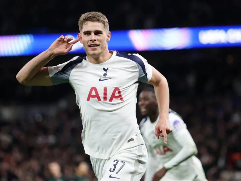 Liverpool : transferts, Salah et Micky van de Ven, actualités