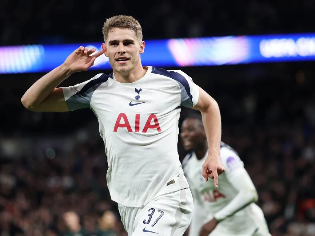 Liverpool : transferts, Salah et Micky van de Ven, actualités