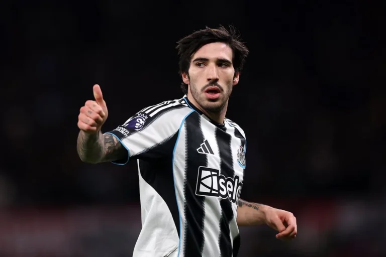 Manchester United cible Sandro Tonali pour renforcer le milieu de terrain