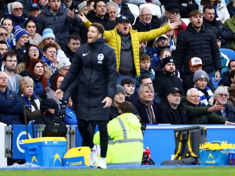 Pression sur le coach de Brighton avant le match contre Aston Villa
