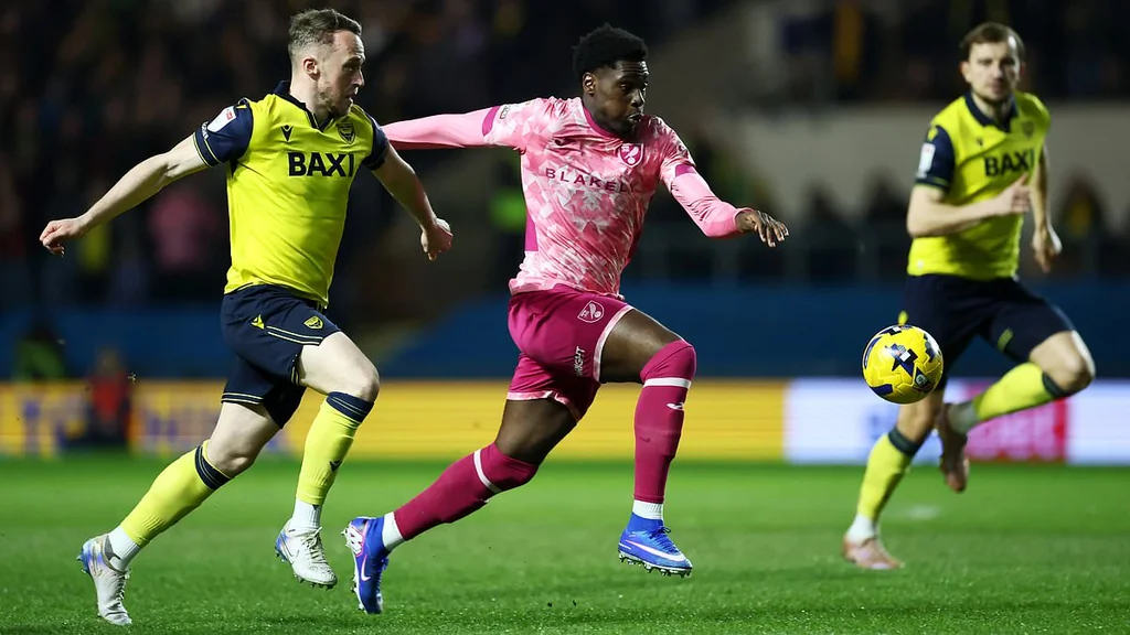Mohamed Toure brille avec un triplé pour Norwich avant la Coupe du Monde