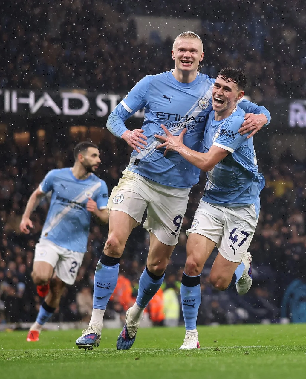 Manchester City bat Fulham 3-0 et relance la course au titre