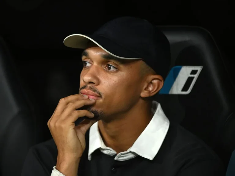 Trent Alexander-Arnold en concurrence avec Jimenez à Real Madrid