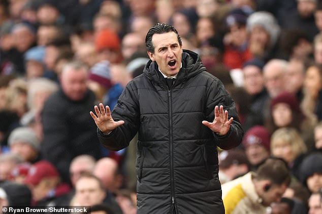 Unai Emery sur le banc de Villa