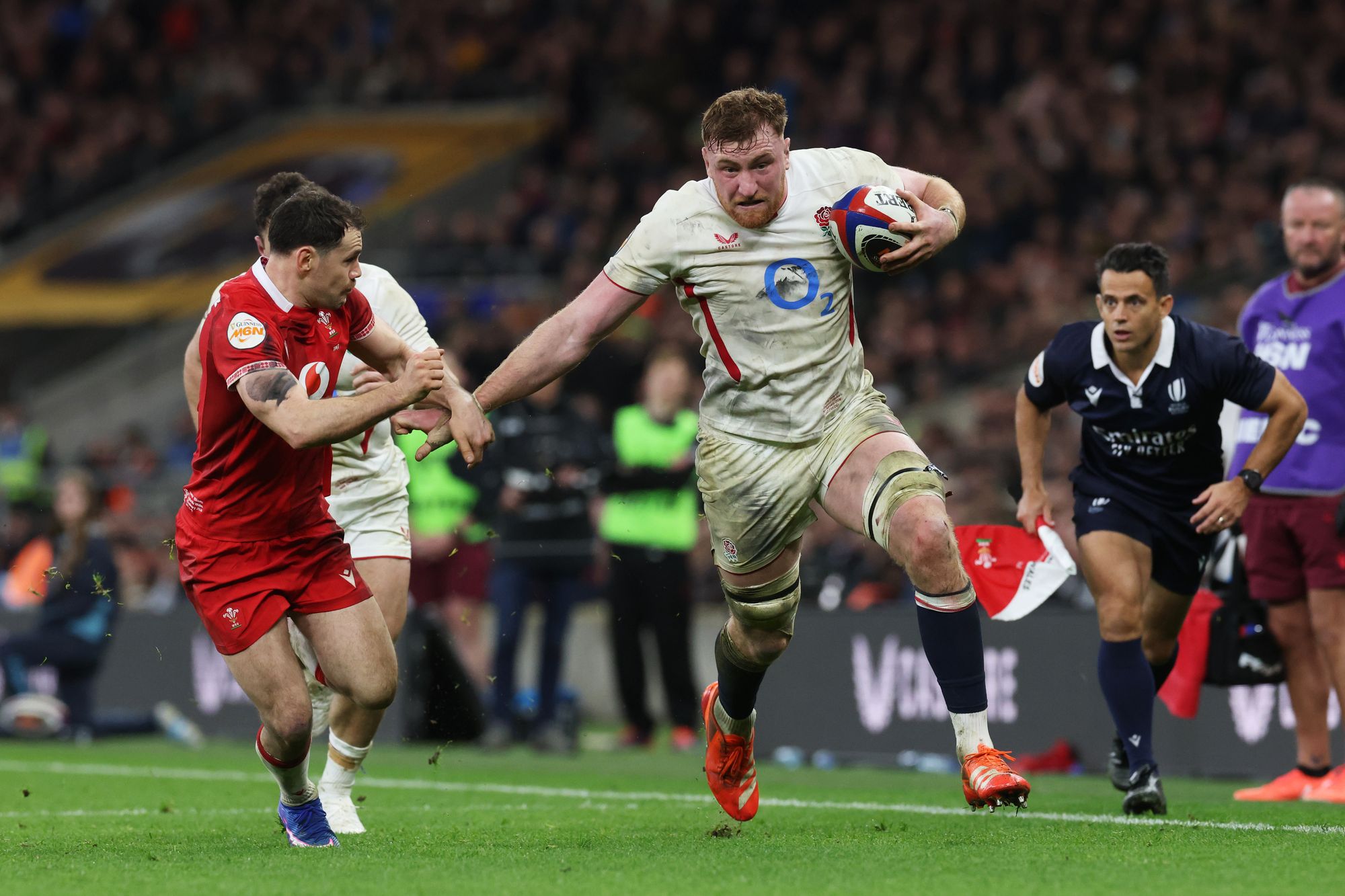 Ollie Chessum en action