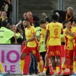 Les joueurs de Lens célèbrent le but décisif contre Nantes en Ligue 1