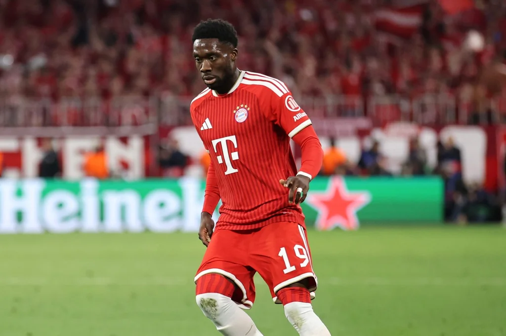 Alphonso Davies avec le Bayern Munich contre le Paris Saint-Germain