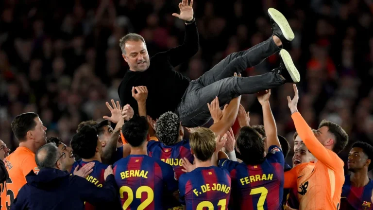 Barcelone : Hansi Flick va prolonger jusqu’en 2028 après le titre en Liga