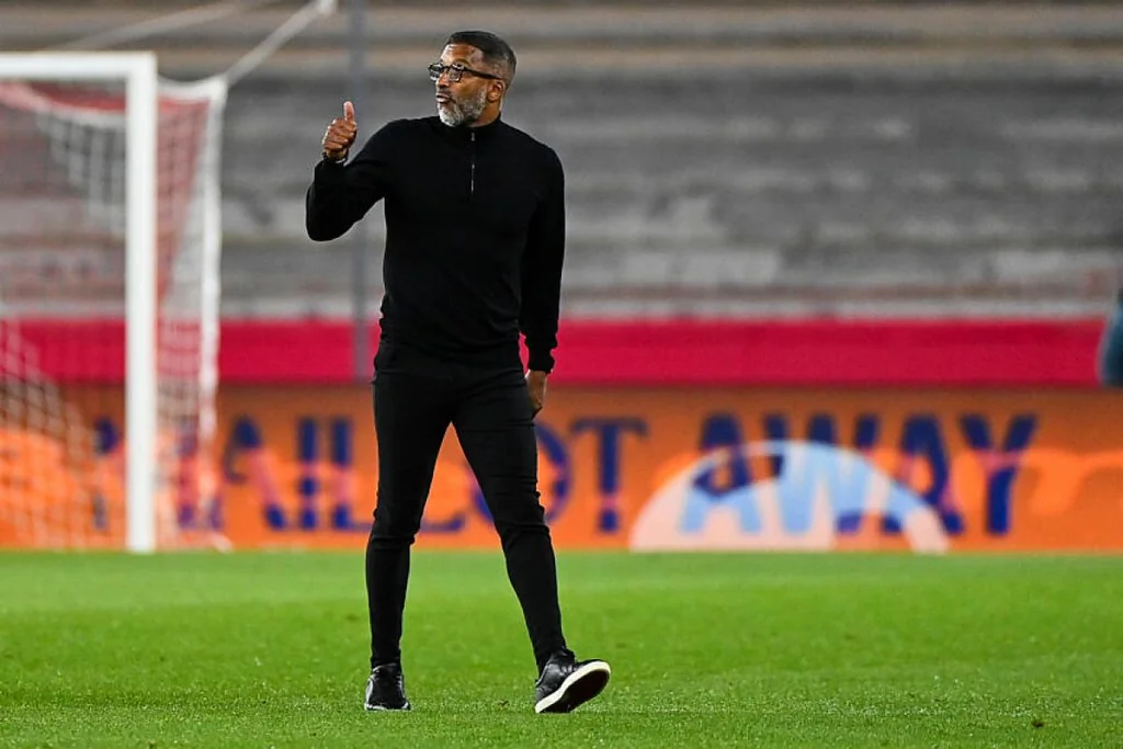 Habib Beye entraîneur de l Olympique de Marseille lors d un match de Ligue 1