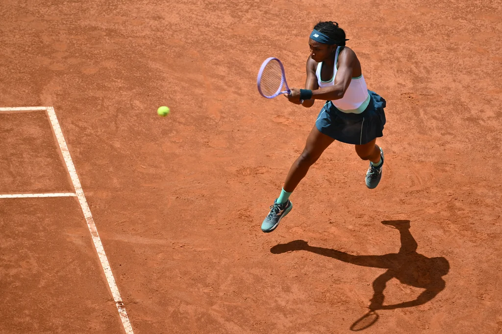 Coco Gauff renverse Iva Jovic à Rome et file en quarts après avoir sauvé une balle de match