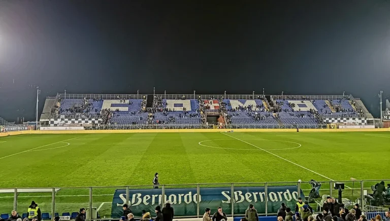 Le Stadio Giuseppe Sinigaglia de Como, théâtre de la progression historique du club lombard
