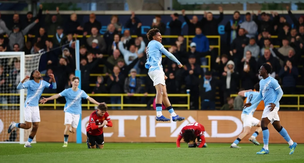 Manchester City remporte la FA Youth Cup face à United sur un but tardif d’Heskey