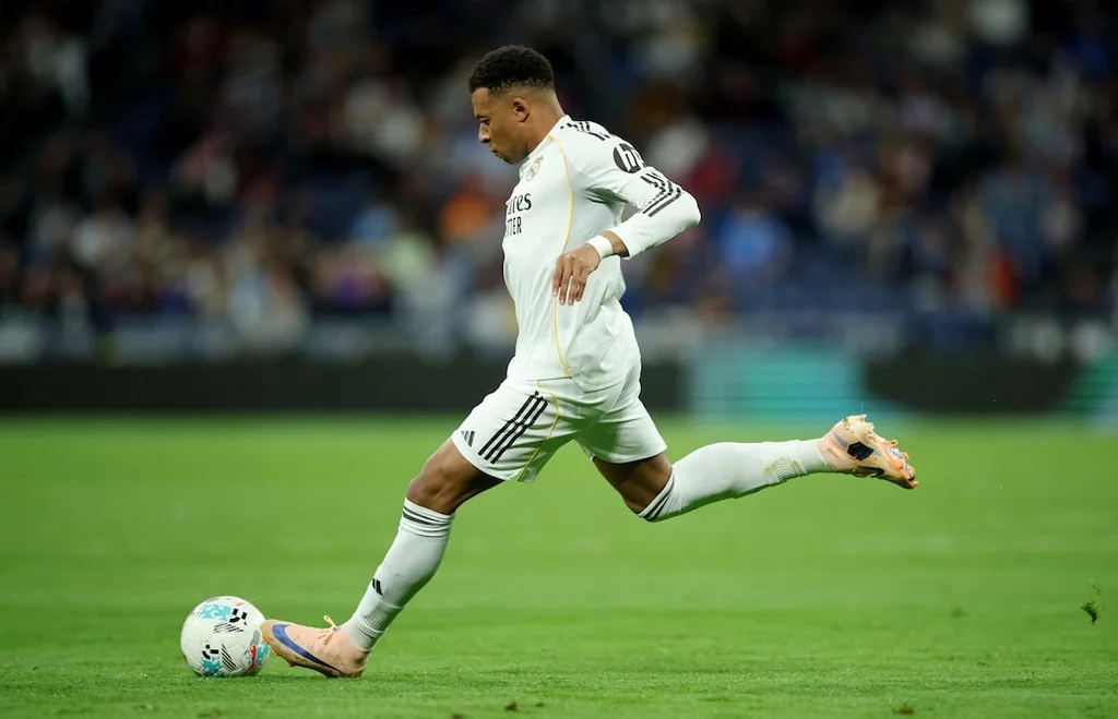 Real Madrid : Mbappé sifflé à son retour malgré la victoire contre Oviedo