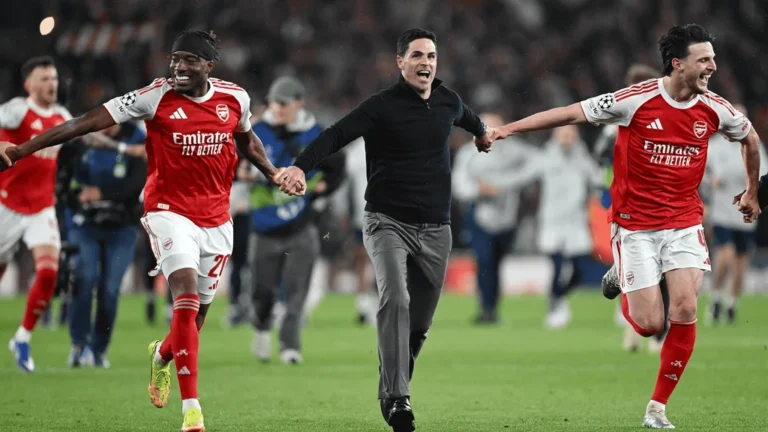 Les joueurs d’Arsenal célèbrent leur qualification pour la finale de la Ligue des champions 2026