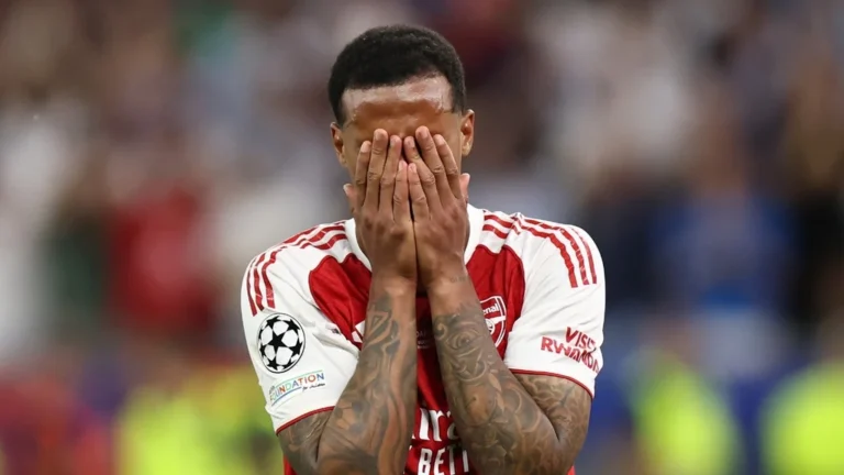 Joueurs du PSG et d’Arsenal pendant la finale de Ligue des champions à Budapest