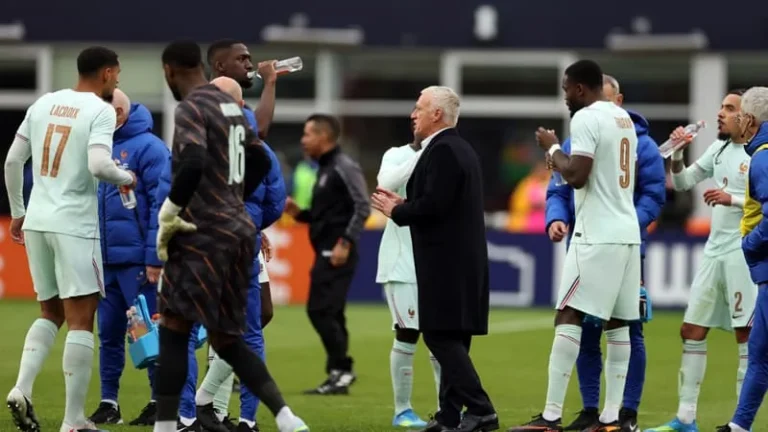 Didier Deschamps et les joueurs de l’équipe de France avant le Mondial 2026