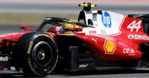 Lewis Hamilton au volant de sa Ferrari SF-26 lors du Grand Prix de Catalogne 2026