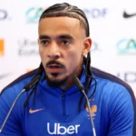 Malo Gusto en conférence de presse avec les Bleus, jeudi 18 juin 2026 (Peter Cziborra / Reuters via L'Équipe)