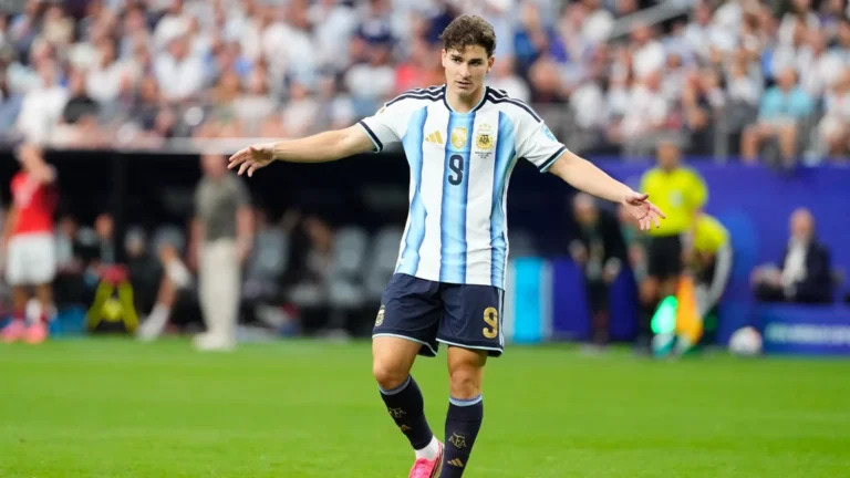 Julian Alvarez sous le maillot de l'Argentine face à l'Autriche, le 22 juin 2026