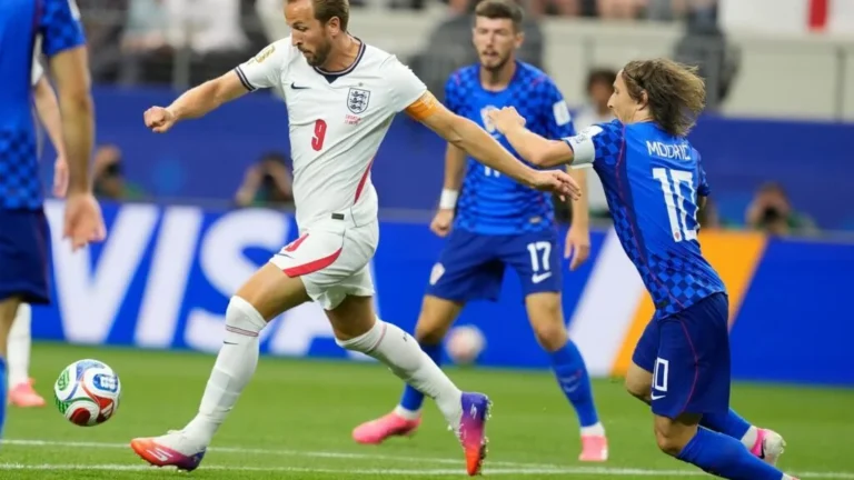 Harry Kane et Luka Modric pendant Angleterre-Croatie au Mondial 2026