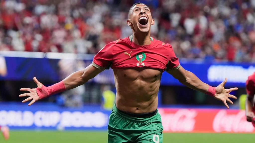 Soufiane Rahimi célèbre un but avec ses coéquipiers lors de Maroc-Haïti (4-2) à Atlanta, 24 juin 2026 — AP via France 24
