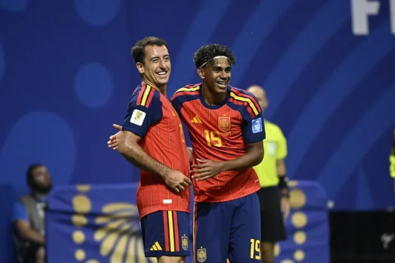 Mikel Oyarzabal et Lamine Yamal lors d'Espagne-Arabie saoudite, Coupe du monde 2026 à Atlanta