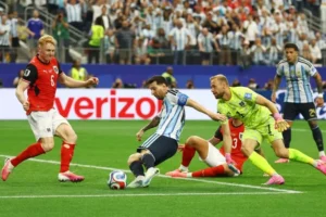 Lionel Messi célèbre un but avec l'Argentine face à l'Autriche au Mondial 2026