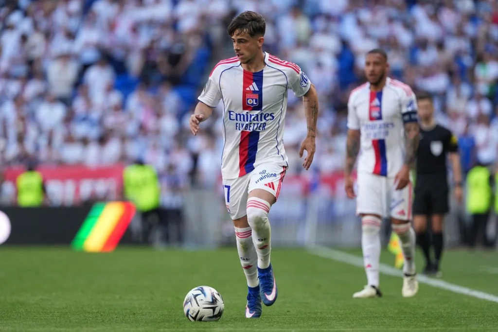 Afonso Moreira sous les couleurs de l'OL — illustration du transfert au Bayer Leverkusen