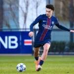 Yanis Khafi, milieu de terrain formé au Paris Saint-Germain, quitte son club formateur pour la Serie B italienne (Carrarese)