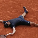 Alexander Zverev célèbre son titre à Roland-Garros 2026 après la finale contre Flavio Cobolli