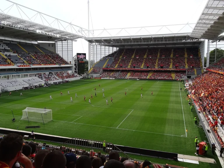 Vue intérieure du Stade Bollaert-Delelis, à Lens, qui accueillera le Trophée des Champions 2026 entre le PSG et le RC Lens le 16 août 2026