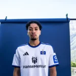 Bilal Nadir lors de son arrivée à Hambourg