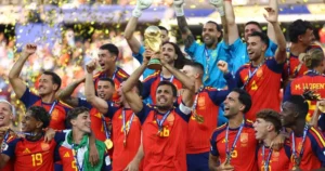 Ferran Torres célèbre le but décisif de l’Espagne contre l’Argentine en finale de la Coupe du monde 2026