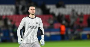 Lucas Chevalier sous le maillot du PSG