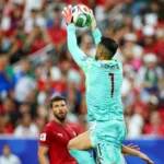 Diogo Costa, gardien du FC Porto et du Portugal, discussions mercato avancées avec le PSG — juillet 2026