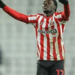 Eliezer Mayenda sous les couleurs d'un club — photo officielle du transfert