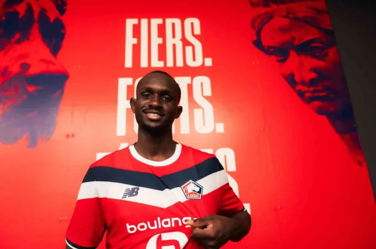 Tanguy Nianzou lors de l'annonce de sa signature au LOSC