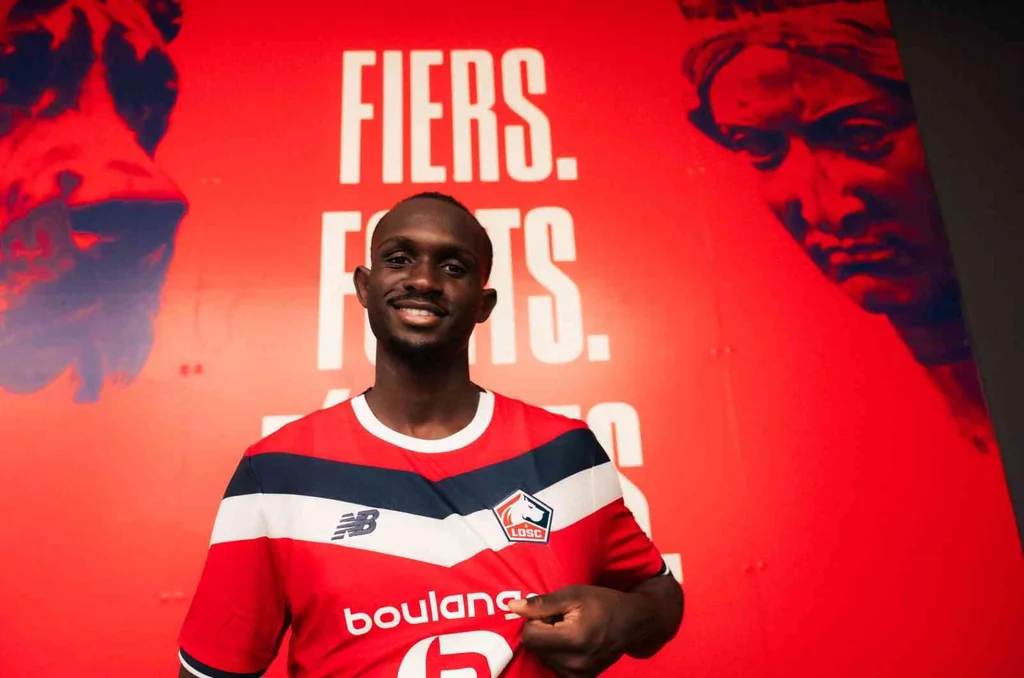 Tanguy Nianzou lors de l'annonce de sa signature au LOSC