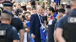 Zinédine Zidane lors de sa présentation comme sélectionneur de l’équipe de France